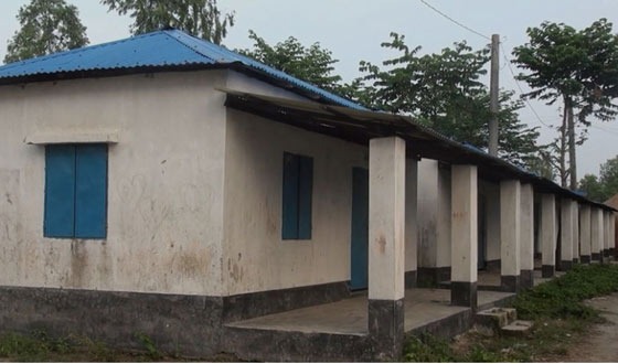 রাজারহাট ছিনাইয়ের আশ্রয়ণ প্রকল্পের বেশীরভাগ ঘরে ঝুলছে তালা