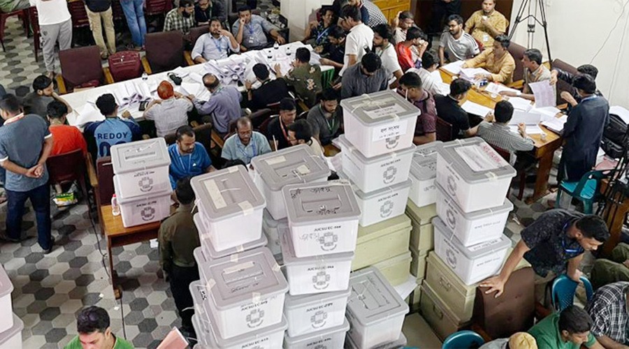 জাকসু নির্বাচন: ১৫ কেন্দ্রের ভোট গণনা শেষ, ফলাফল ঘোষণা দুপুরে
