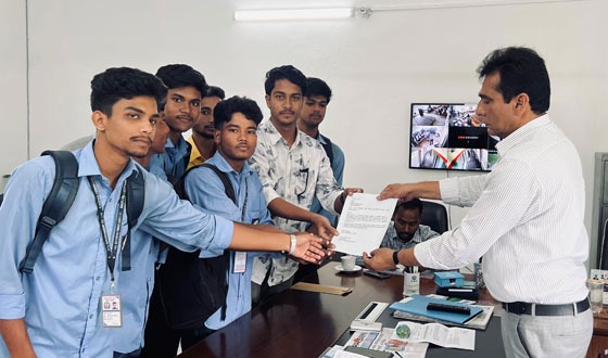 বাউফল কলেজে শিক্ষার্থীদের বাইক, সাইকেল স্ট্যান্ড সমস্যা সমাধানের আশ্বাস