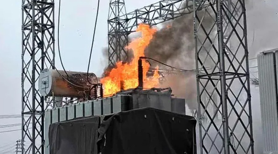 সাতক্ষীরায় বিদ্যুতের মূল গ্রিড লাইনে আগুন, বন্ধ বিদ্যুৎ সরবরাহ