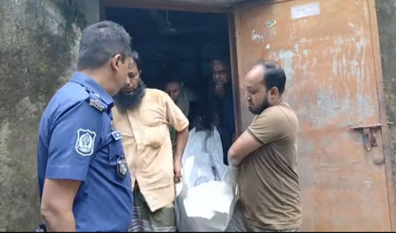 মাদারীপুরে ঘর থেকে বৃদ্ধার গলাকাটা লাশ উদ্ধার