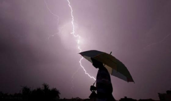 সাঁথিয়ায় বজ্রপাতে প্রাণ গেল দুই জনের, আহত ১