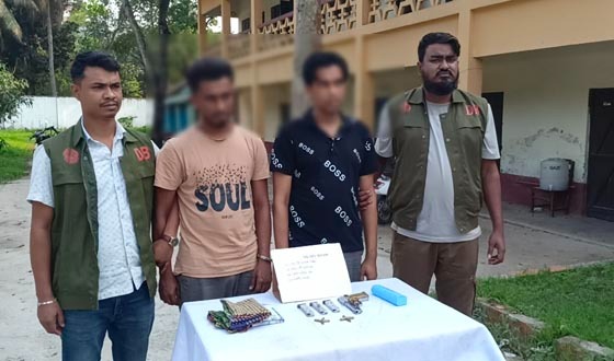 কুমিল্লায় মাদক নিরাময় কেন্দ্র থেকে অস্ত্র ও গুলিসহ গ্রেফতার ২