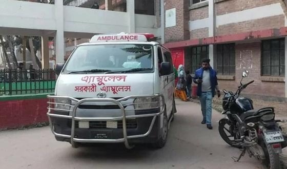 অ্যাম্বুলেন্স অনুমতি জটিলতায় দেরিতে পৌঁছানোয় রোগীর মৃত্যুর অভিযোগ