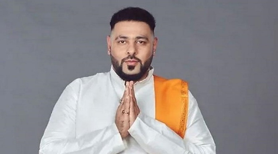 অশ্লীল গান নিয়ে বিতর্ক, প্রকাশ্যে ক্ষমা চাইলেন বাদশা