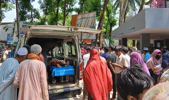 কুড়িগ্রামে ট্রাক্টরের ধাক্কায় অটোচালকের মৃত্যু, আহত ৪