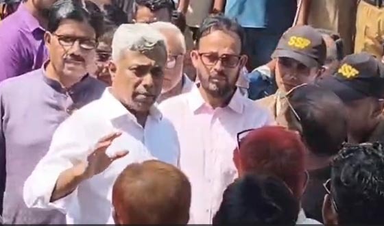 জ্বালানি প্রতিমন্ত্রী অমিতের খাল পরিদর্শন