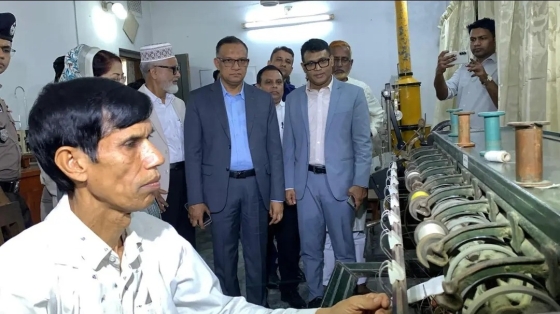 রেশম শিল্পে নতুন পরিকল্পনা, বিদেশি বিনিয়োগে নজর সরকারের: প্রতিমন্ত্রী