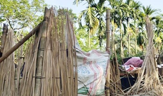 আ.লীগ নেতাদের দখল করা সম্পত্তি ফিরে পেল ভূমিহীন পরিবার