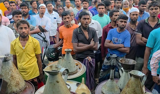 শেরপুরে ডিজেল জব্দ, কৃষকদের মাঝে ন্যায্যমূল্যে বিক্রি
