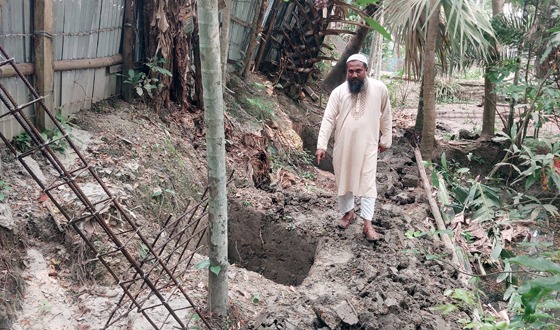 কৃষক দল নেতার জমি দখলে মরিয়া শ্রমীক লীগ নেতা