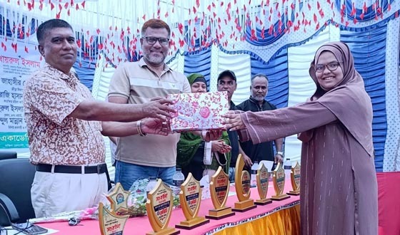 ভেড়ামারায় কৃতি শিক্ষার্থীদের সংবর্ধনা ও এসএসসি ব্যাচের বিদায়