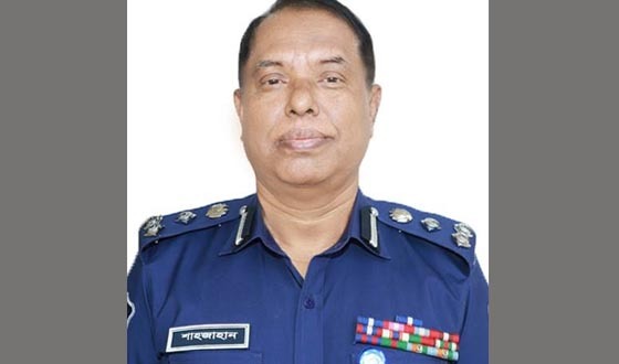 ডিআইজির মানবিক নেতৃত্বে মুগ্ধ জনপদ