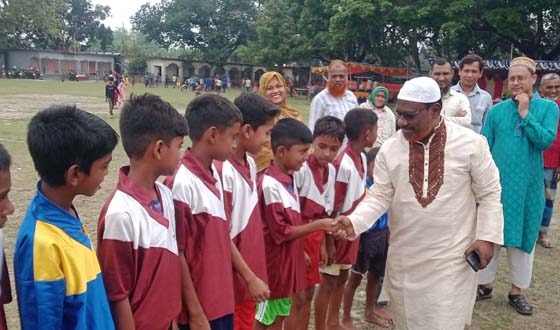 চিরিরবন্দরে গোল্ডকাপ ফুটবল টুর্ণামেন্টের উদ্বোধন