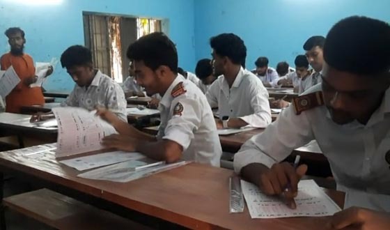 হিলিতে এসএসসি ও সমমানের পরীক্ষা শুরু