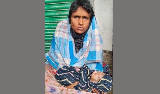 কটিয়াদীতে মা হয়েছেন মানসিক ভারসাম্যহীন নারী