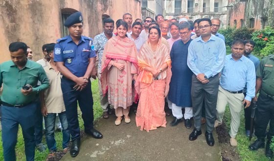 বালিয়াটি জমিদার বাড়ি পরির্দশন করছেন পর্যটন ও বিমানমন্ত্রী: রিতা