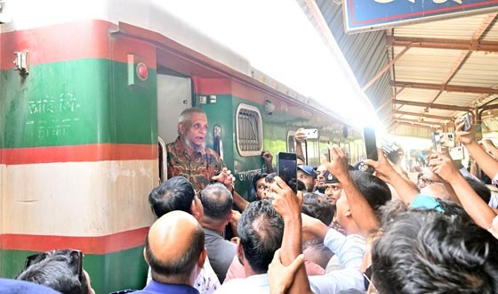 শ্রীমঙ্গল রেলস্টেশন পরিদর্শন করলেন প্রবাসী কল্যাণ মন্ত্রী