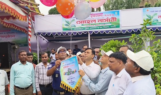 নওগাঁয় বৃক্ষমেলা উদ্বোধন করলেন জেলা প্রশাসক