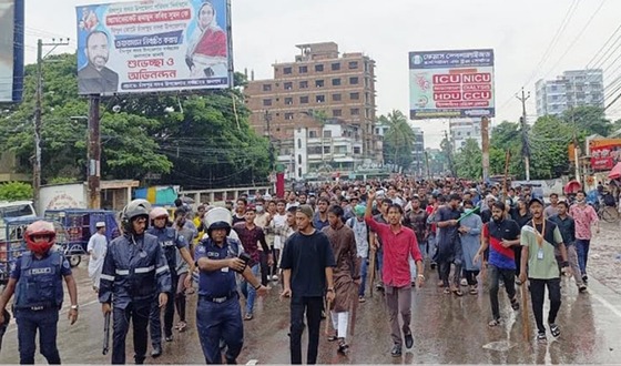 ৫ আগস্ট ২০২৪: চাঁদপুরে  উল্লাসে ফেটে পড়েছিল সর্বস্তরের জনতা