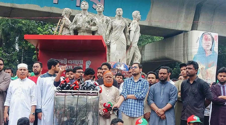 ছাত্রদলের হামলার প্রতিবাদে ঢাবিতে ছাত্রশিবিরের গণজমায়েত