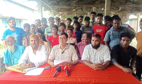 বিরলে খেলার মাঠের জমি জবরদখলের অপচেষ্টায় সংবাদ সম্মেলন অনুষ্ঠিত