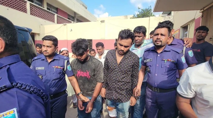 নারায়ণগঞ্জে পুলিশের সঙ্গে মাদক ব্যবসায়ীদের গোলাগুলি, গ্রেপ্তার ২