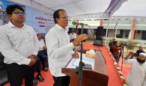 মজিদা খাতুন মহিলা কলেজের নতুন ভবনের উদ্বোধন করলেন ত্রানমন্ত্রী