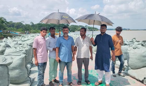 বাবুগঞ্জে আড়িয়াল খাঁ নদীর ভাঙন রোধে ১২ হাজার জিও ব্যাগ ডাম্পিং