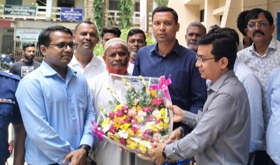 প্রশাসন ও গণ্যমান্য ব্যক্তিদের সাথে জেলা প্রশাসকের মতবিনিময়