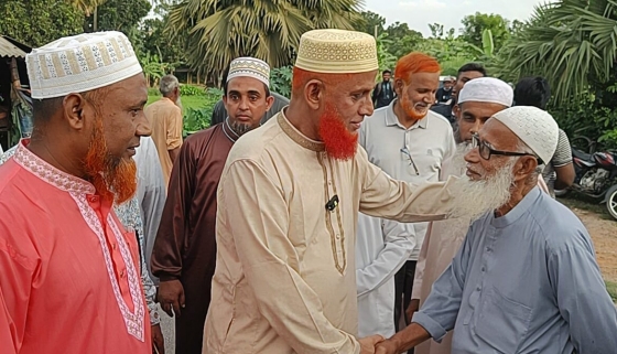 দ্বীপপুর ইউনিয়নের বিভিন্ন স্থানে এমপি ডাঃ আব্দুল বারীর পথসভা