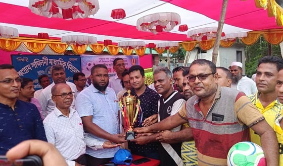 সাতক্ষীরা গার্লস হাইস্কুলে পবিত্র ঈদ-ই মিলাদুম্নবী (সা.) উদযাপন