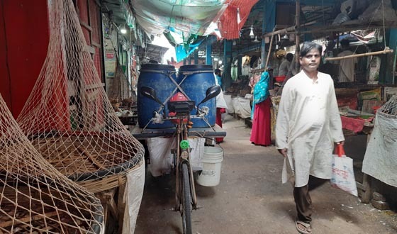 অসাধু ব্যবসায়ীদের বিরুদ্ধে ব্যবস্থা নেওয়ার দাবি