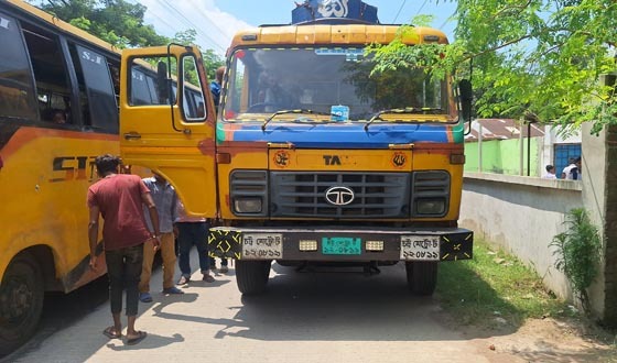 লালপুরে ট্রাকের ধাক্কায় নাইট গার্ডের মৃত্যু