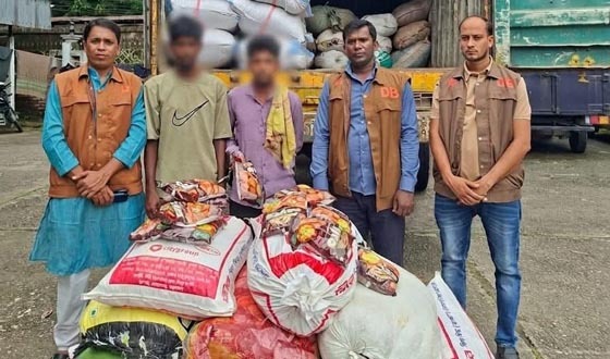 সুনামগঞ্জে ৩৮৫০ কেজি ভারতীয় ফুচকা জব্দ, গ্রেপ্তার ২