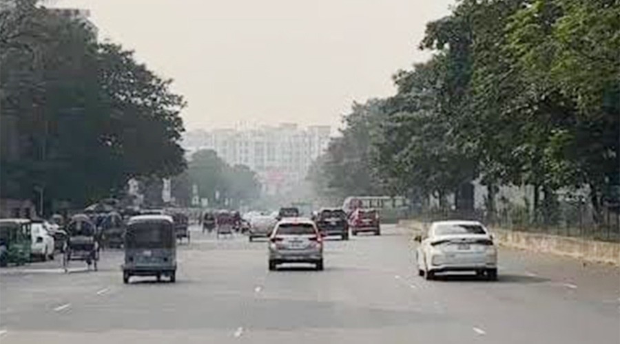 সংসদ ভবনের সামনে ব্যাগ ধরে ছিনতাইকারীর টানে রিকশা থেকে পড়ে শিক্ষিকার মৃত্যু
