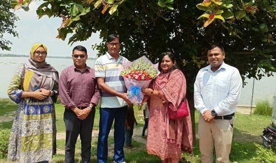 তানোরে বিল কুমারী বিল পরিদর্শন করলেন কমিশনার ও জেলা প্রশাসক