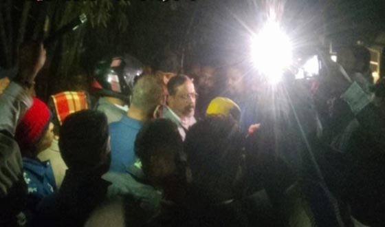 বিএনপি কর্মীর ওপর অস্ত্র তাক করলেন জাপা প্রার্থীর গানম্যান