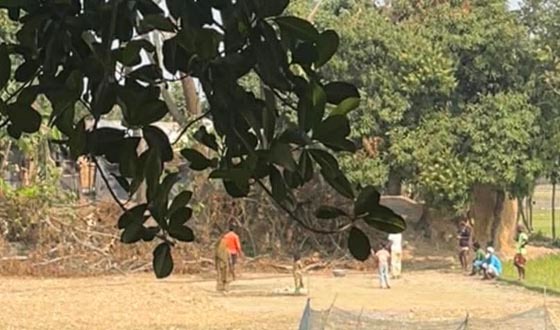 দুর্গাপুরে খুঁটি পুতে জমি দখলের অভিযোগ