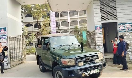 গজারিয়ায় নির্বাচনকে সামনে রেখে আইনশৃঙ্খলা বাহিনীর টহল