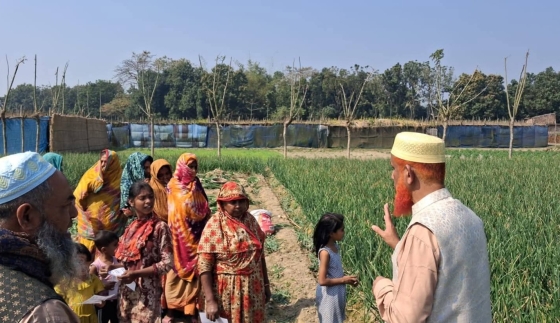 বাগমারায় ভূমিধ্বস জয়ের পথে ডাঃ বারীর দাঁড়িপাল্লা