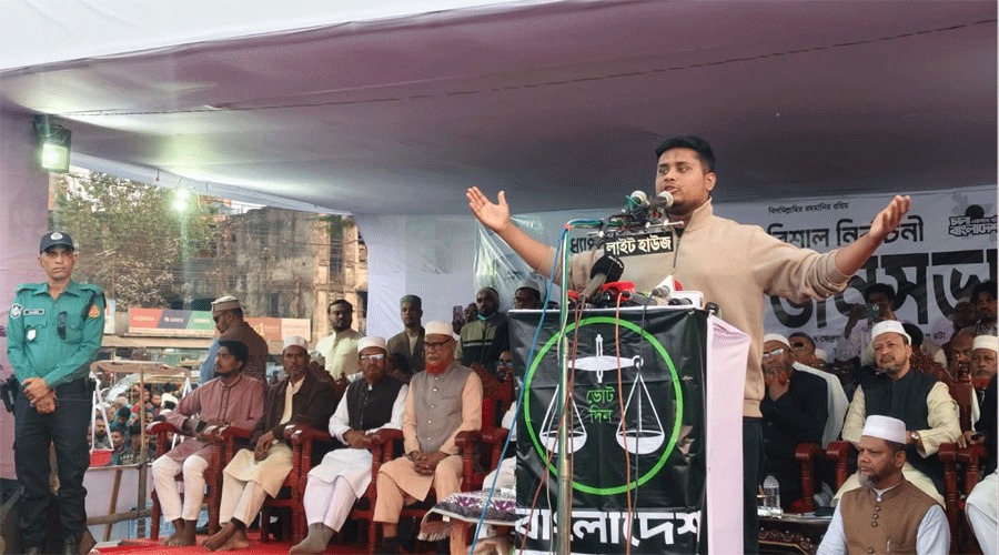 অনেকে ধানের শীষের মিছিল নিয়ে ভোটকেন্দ্রে গিয়ে ভোট দিবে শাপলা কলিতে: হাসনাত