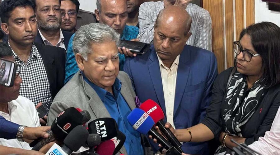 চট্টগ্রাম বন্দরে ধর্মঘট রুখতে সরকার হার্ডলাইনে, সতর্ক বার্তা নৌপরিবহন উপদেষ্টার