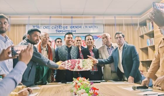 নির্বাচন থেকে সরে গেলেন গণঅধিকার পরিষদের প্রার্থী রবিউল