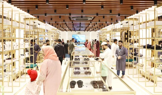 ইল্লিয়ীনের ফ্ল্যাগশিপ স্টোর এখন চট্টগ্রামের হালিশহরে