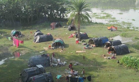 ভোট আসে, কত সরকার যায়-নদীর বুকে বেদেদের ভাগ্য রয়ে যায় অপরিবর্তিত