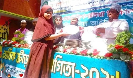 খুলনায় বর্ণমালায় ক্রীড়া প্রতিযোগিতার পুরস্কার বিতরণ