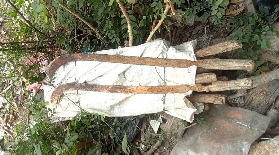 ভোলায় জামায়াত নেতার বাড়ির পিছনে ৪০টি দেশীয় অস্ত্র উদ্ধারের ঘটনায় চাঞ্চল্য