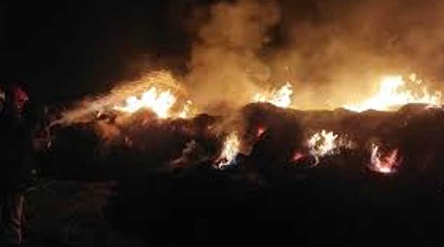 নেত্রকোনায় ভোটকেন্দ্রে আগুন