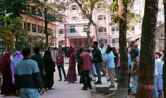 দৌলতখানে উৎসবমুখর শান্তিপূর্ণ নির্বাচন